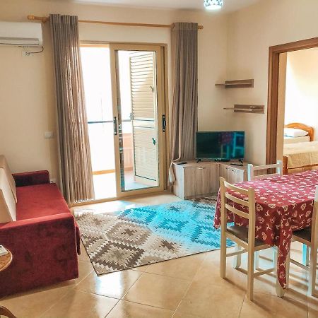 Mimi'S Beach Apartment Avlonya Dış mekan fotoğraf