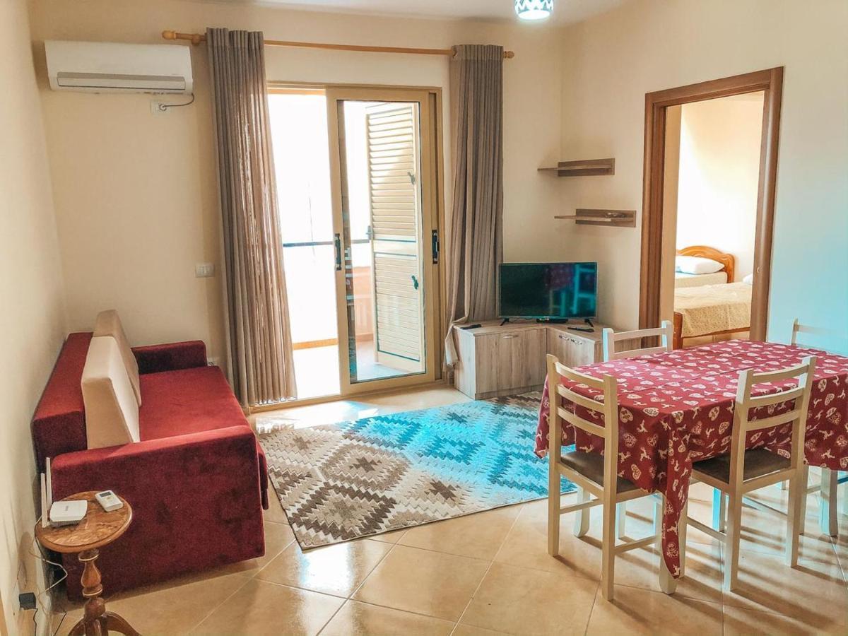 Mimi'S Beach Apartment Avlonya Dış mekan fotoğraf