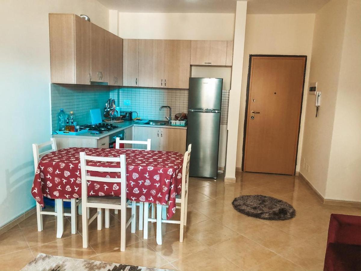 Mimi'S Beach Apartment Avlonya Dış mekan fotoğraf
